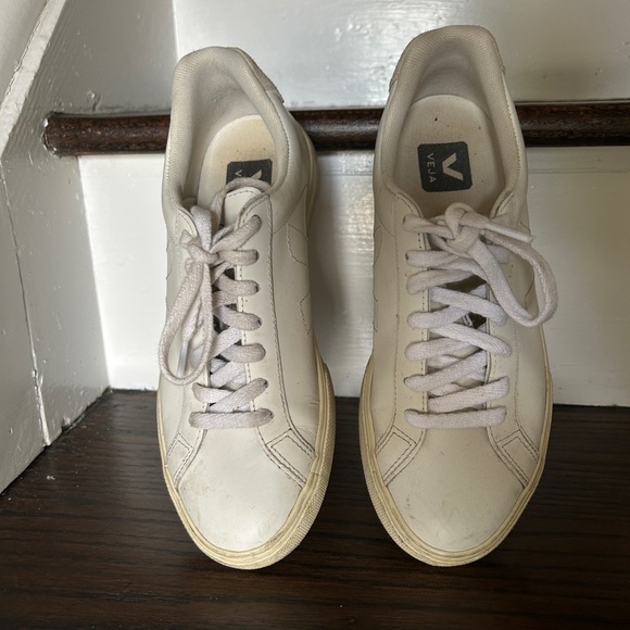 Veja Women's Cream Sneakers - Picture 2 of 5